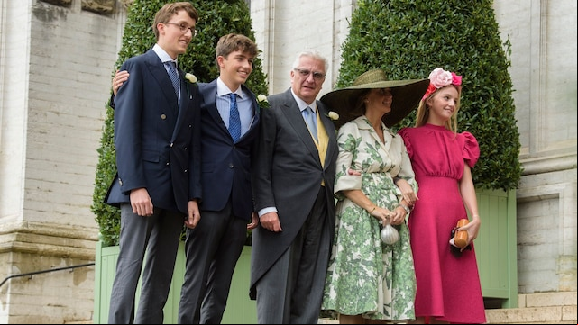 El príncipe Laurente y su mujer Claire con sus tres hijos