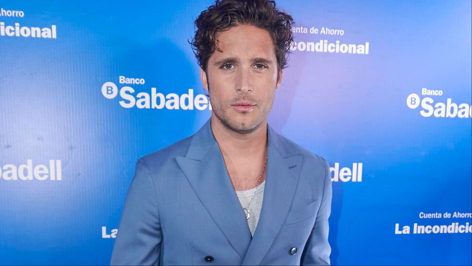 Diego Boneta es nuestra inspiración para usar traje cruzado