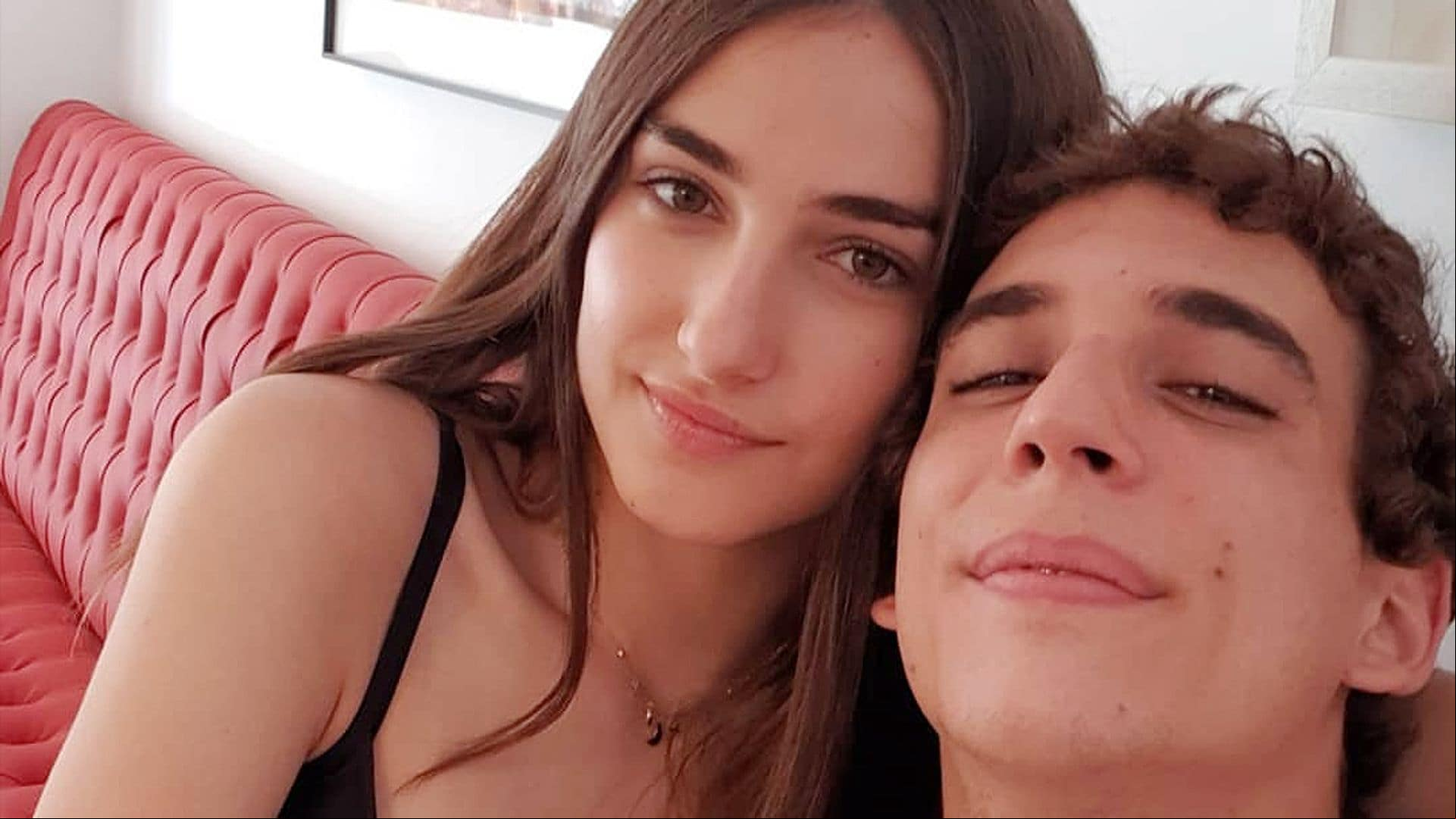 Miguel Herrán da las gracias a su novia, Sandra Escacena, por ayudarle a 'normalizar' el éxito