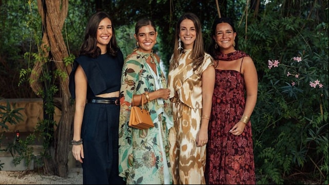Invitadas de boda de tarde