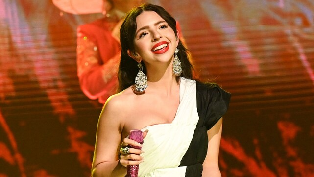 Ángela Aguilar en la gala Billboard Women in Music 2025