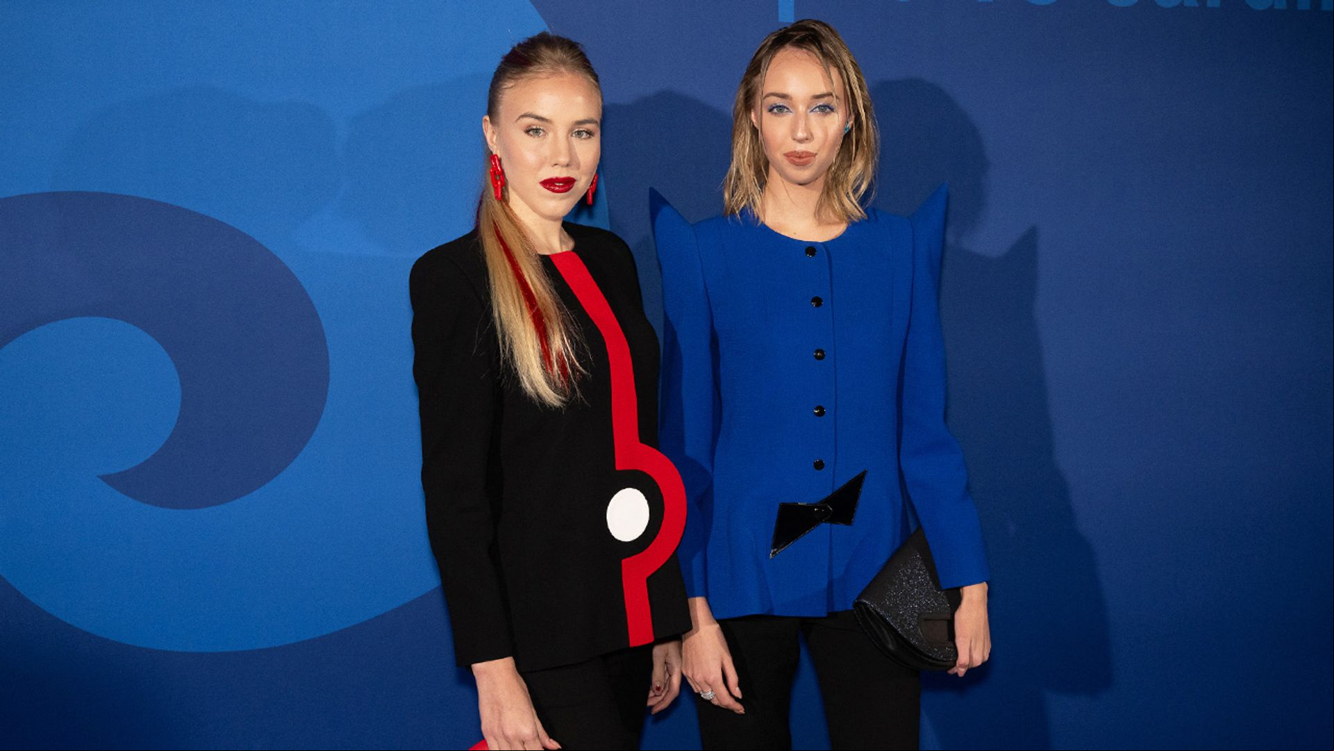 María Carolina y Chiara de Borbón-Dos Sicilias sorprenden en la capital sa con sus looks años 60