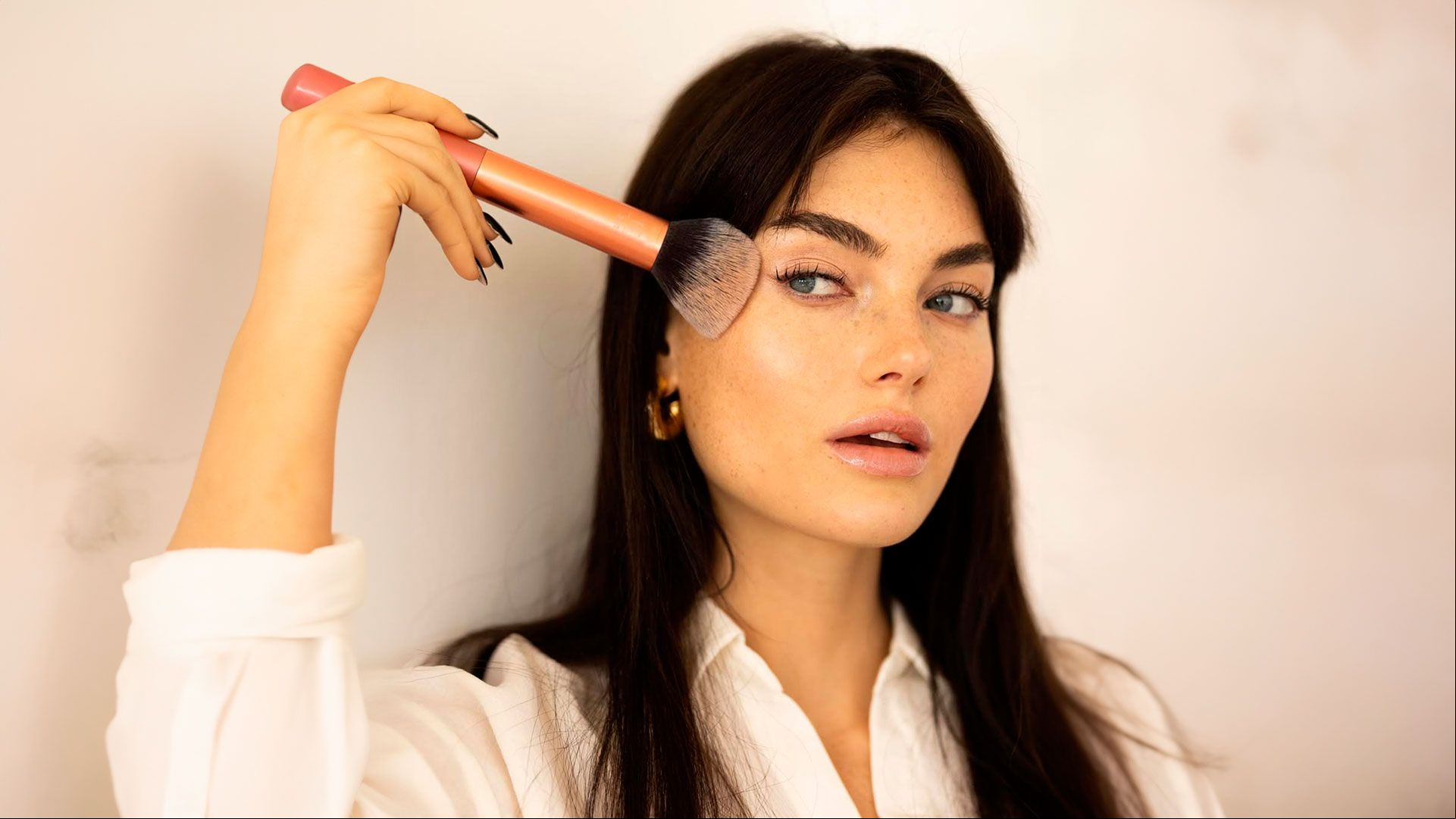 Del 'satin makeup' a los 'bitten lips': las 8 tendencias de maquillaje de esta primavera-verano