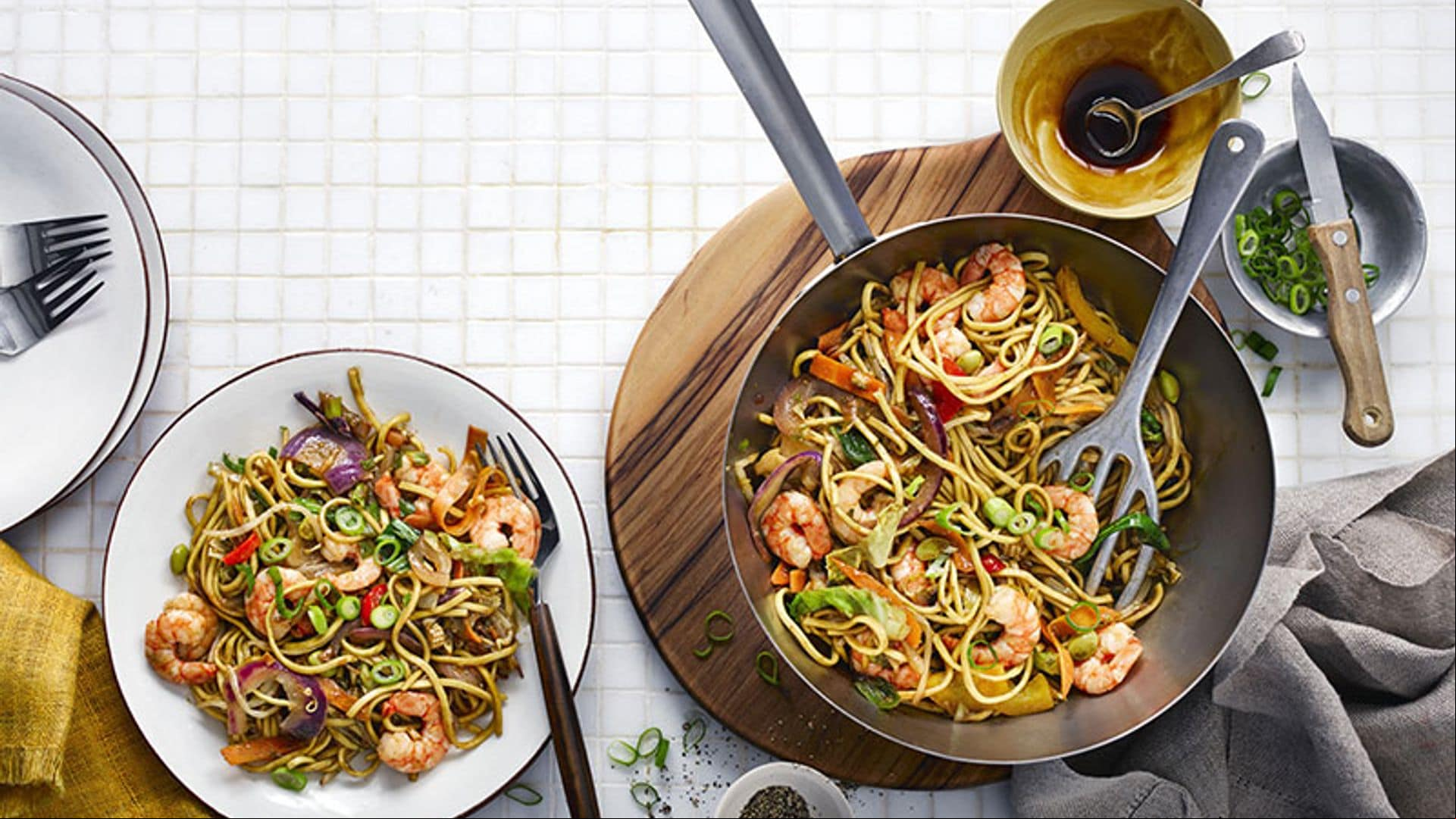 Chow mein de langostinos