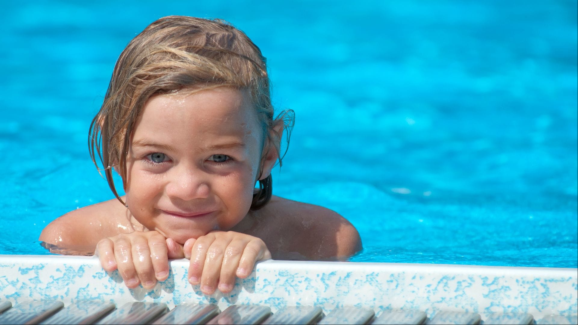 ¿Tu hijo tiene unas manchas rojizas en las yemas de los dedos? Descubre todo sobre la pulpitis palmar