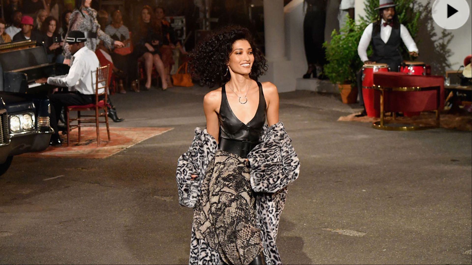 Todos los detalles del desfile más divertido de Nueva York y la colección de Zendaya para Tommy Hilfiger