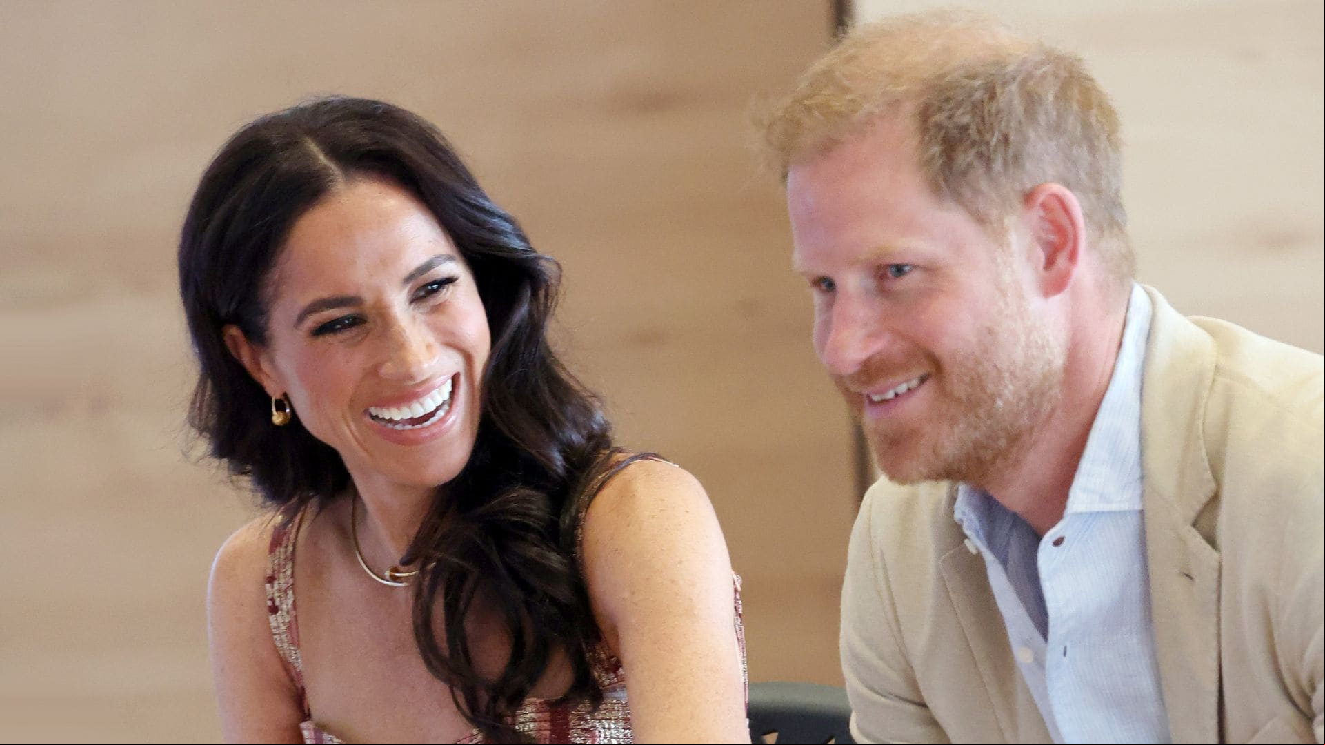 Lo que revela el tablero personal de Meghan Markle: una ecografía, música y mensajes ocultos