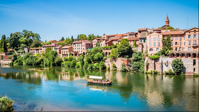 Río tarn y ciudad de Albi, Francia