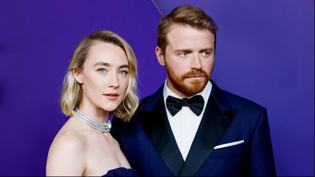Saoirse Ronan y Jack Lowden en los premios Emmy que se han celebrado en el Peacock Theater de Los Ángeles el 15 de septiembre de 2024