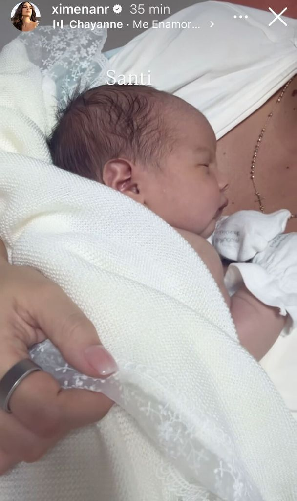 Ximena Navarrete mostró la carita de su bebé