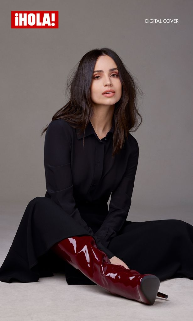 Foto: Nino Muñoz / Netflix © 2024 | Conjunto: Dan Horowitz | Maquillaje: Karan Mitchell | Cabello: Calie Noble | Estilo: Rob Zangardi y Mariel Haenn