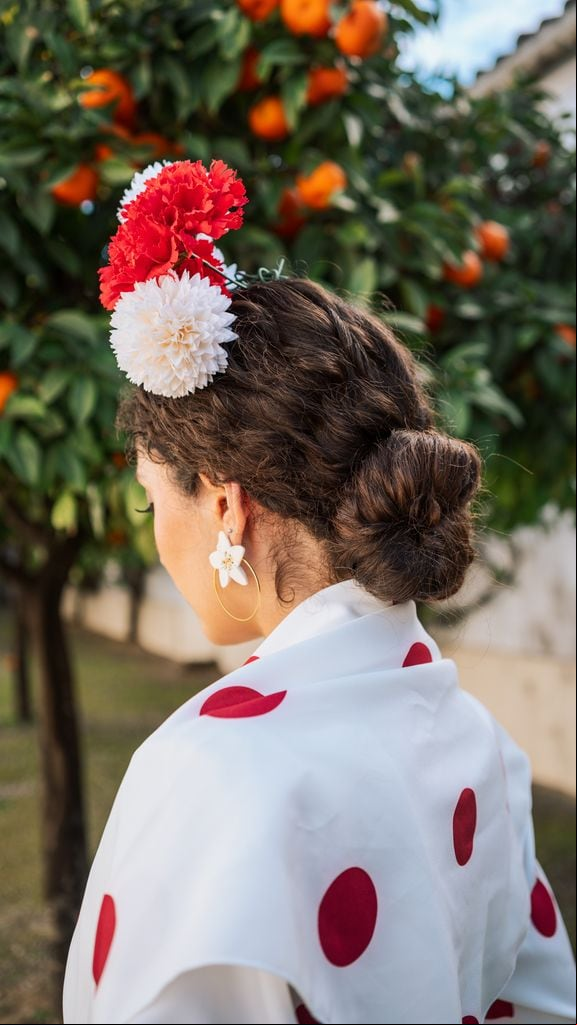 Peinados para la feria de abril de Sevilla moño de bailarina