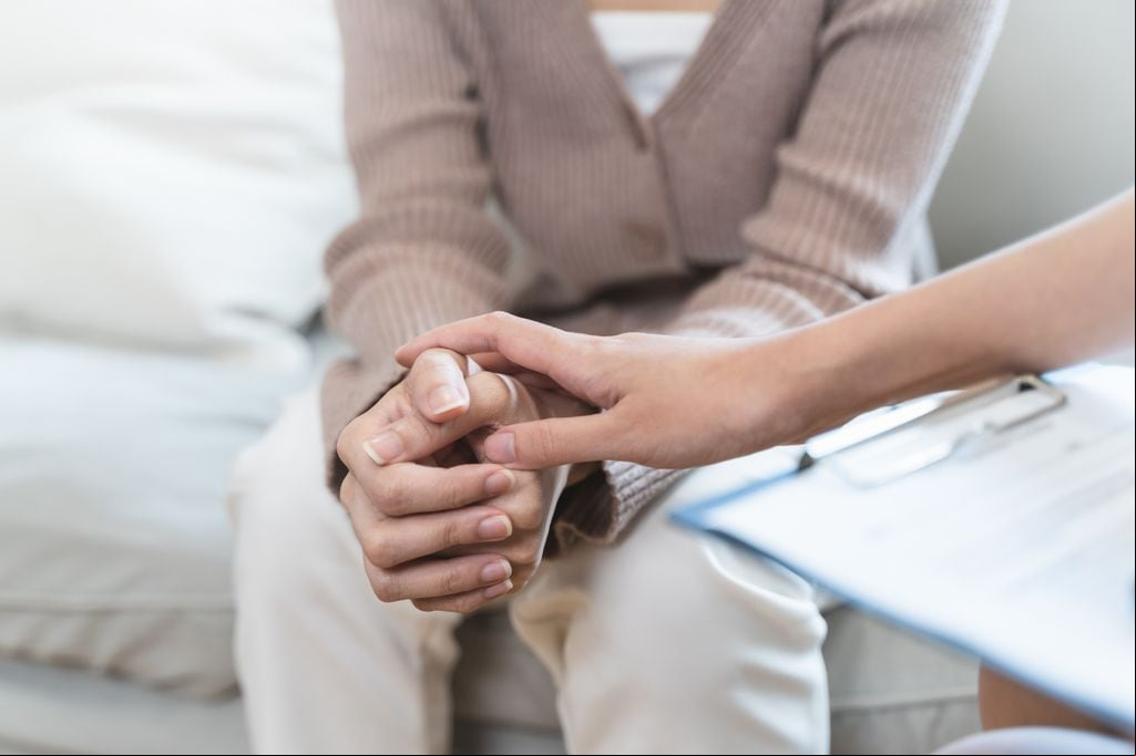 Mujer atendida por servicios de salud mental