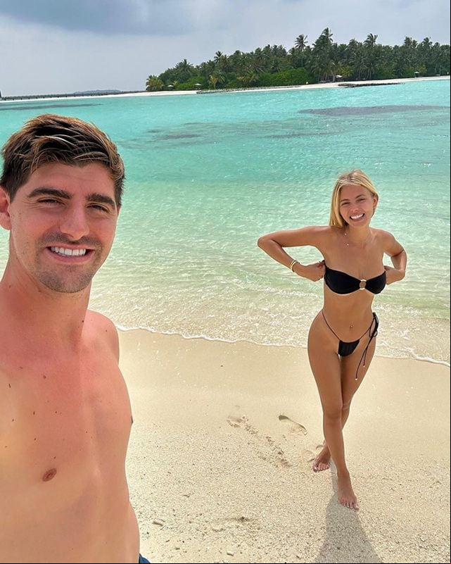 Thibaut Courtois y Mishel Gerzig en Maldivas