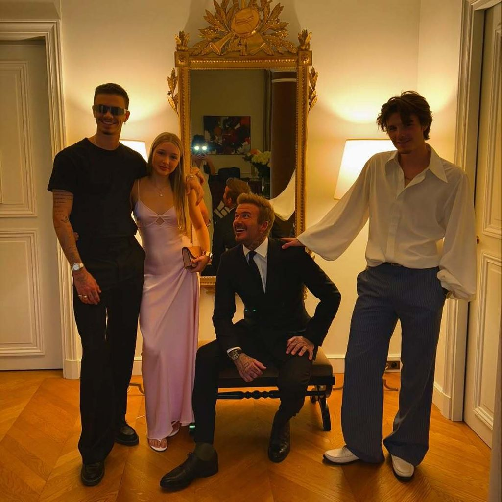 David Beckham junto a sus hijos