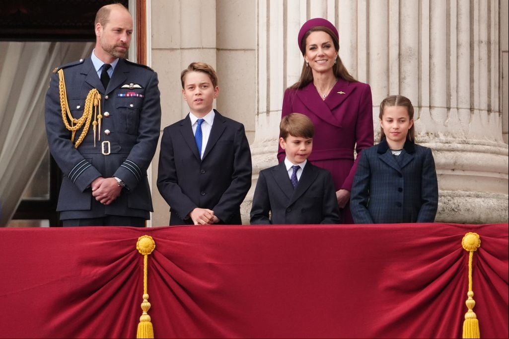 El príncipe Guillermo, Kate Middleton y sus tres hijos en los actos con motivo del 80 aniversario del fin de la Segunda Guerra Mundial 