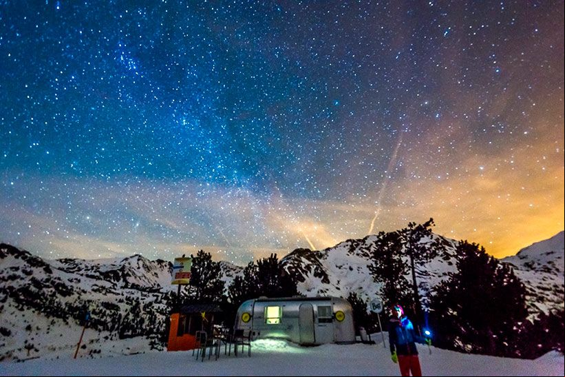 airstream-andorra-valnord-caravana-noche