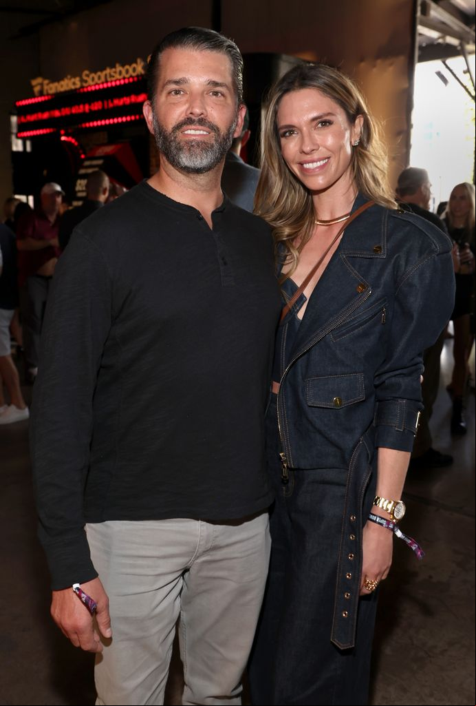 Donald Trump Jr. actualmente está en una relación con la socialité Bettina Anderson.