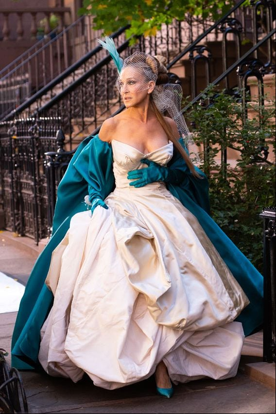El vestido de novia más viral de 'Sex and the City' vuelve a la pantalla chica