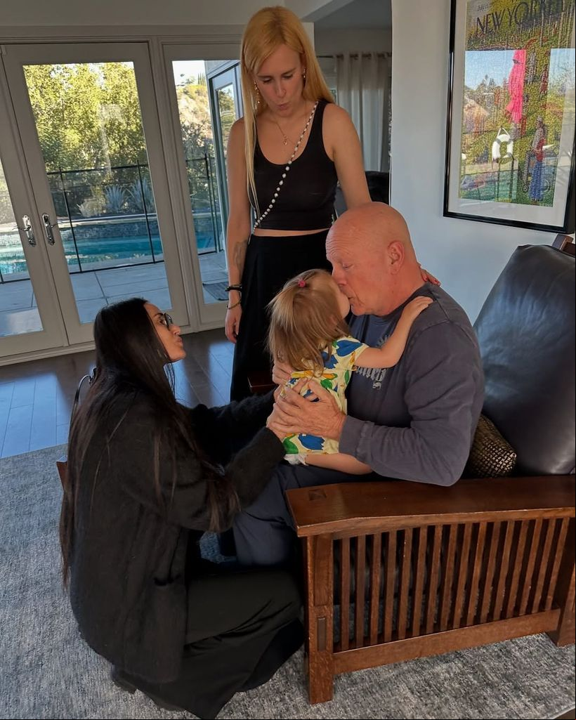 En la imagen, Demi y Bruce Willis junto a su nieta Louetta y su hija Rumer, mamá de la niña.