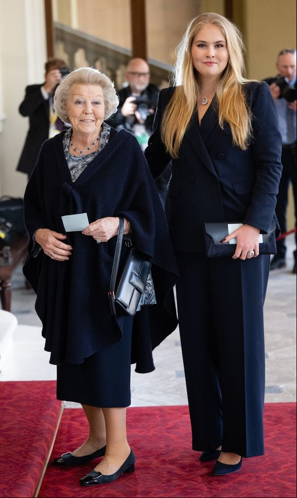 Amalia de Países Bajos traje Buckingham