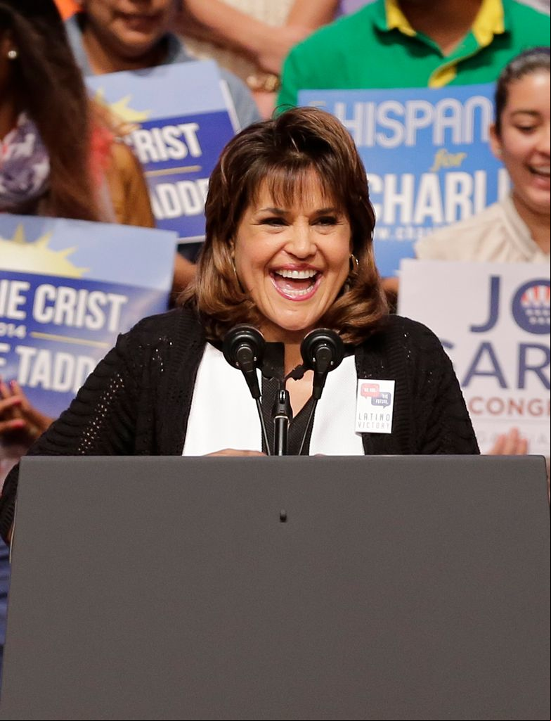 Annette Taddeo habla en el mitin del Latino Victory Project en la Universidad Internacional de Florida el 2 de noviembre de 2014 en Miami, Florida.