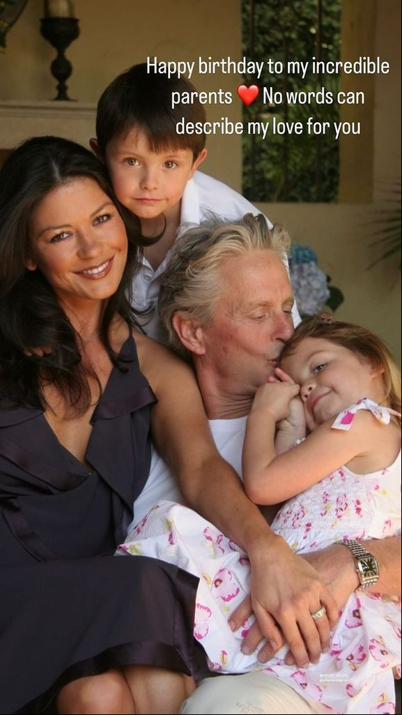Carys Douglas felicita a sus padres Catherine Zeta-Jones y Michael Douglas por su cumpleaños 