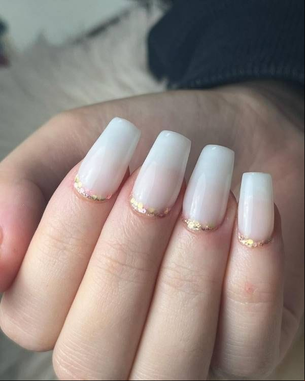 manicura blanca invierno 3