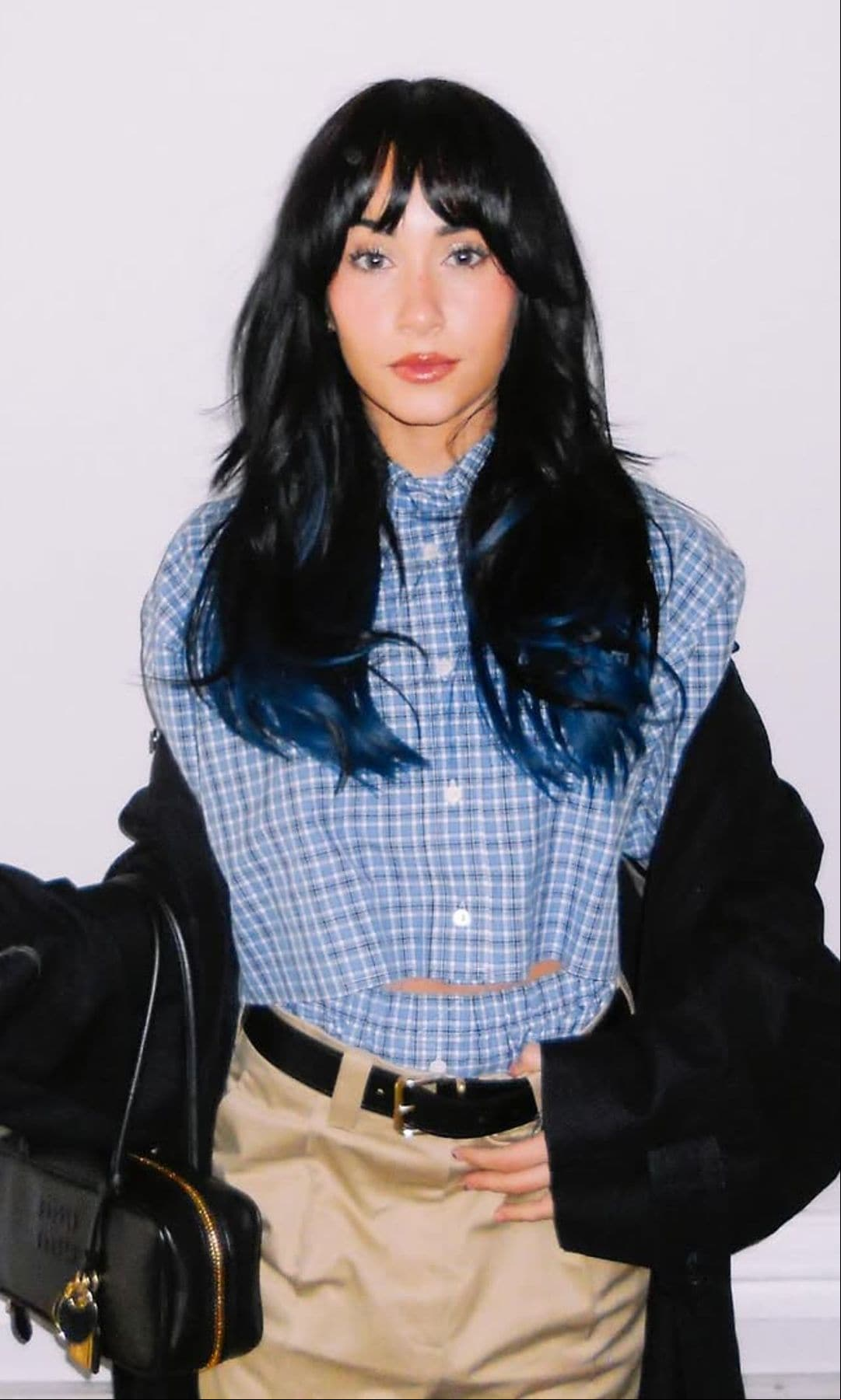 Aitana look años 2000 pelo azul