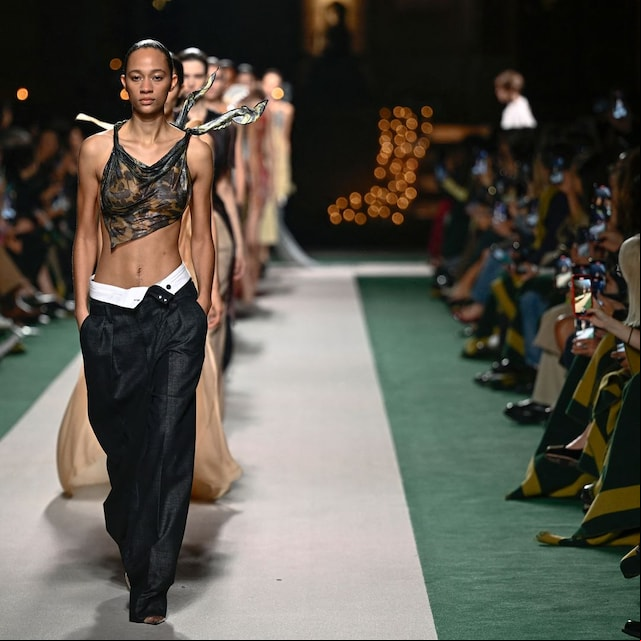 Paris Fashion Week: Victoria Beckham Primavera/Verano 2025