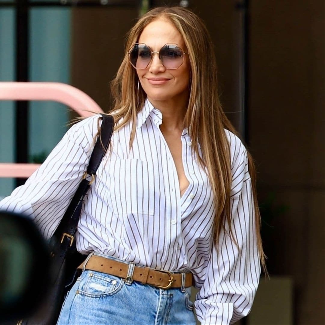 Jennifer Lopez y Emme presumen su estilo en un brunch de madre e hija en Beverly Hills