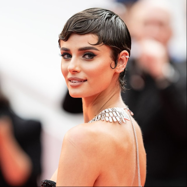 Taylor Hill asiste a la proyección de "Le Deuxième Acte" ("El Segundo Acto") y a la alfombra roja de la ceremonia de apertura en el 77º Festival Anual de Cine de Cannes en el Palais des Festivals el 14 de mayo de 2024 en Cannes, Francia.