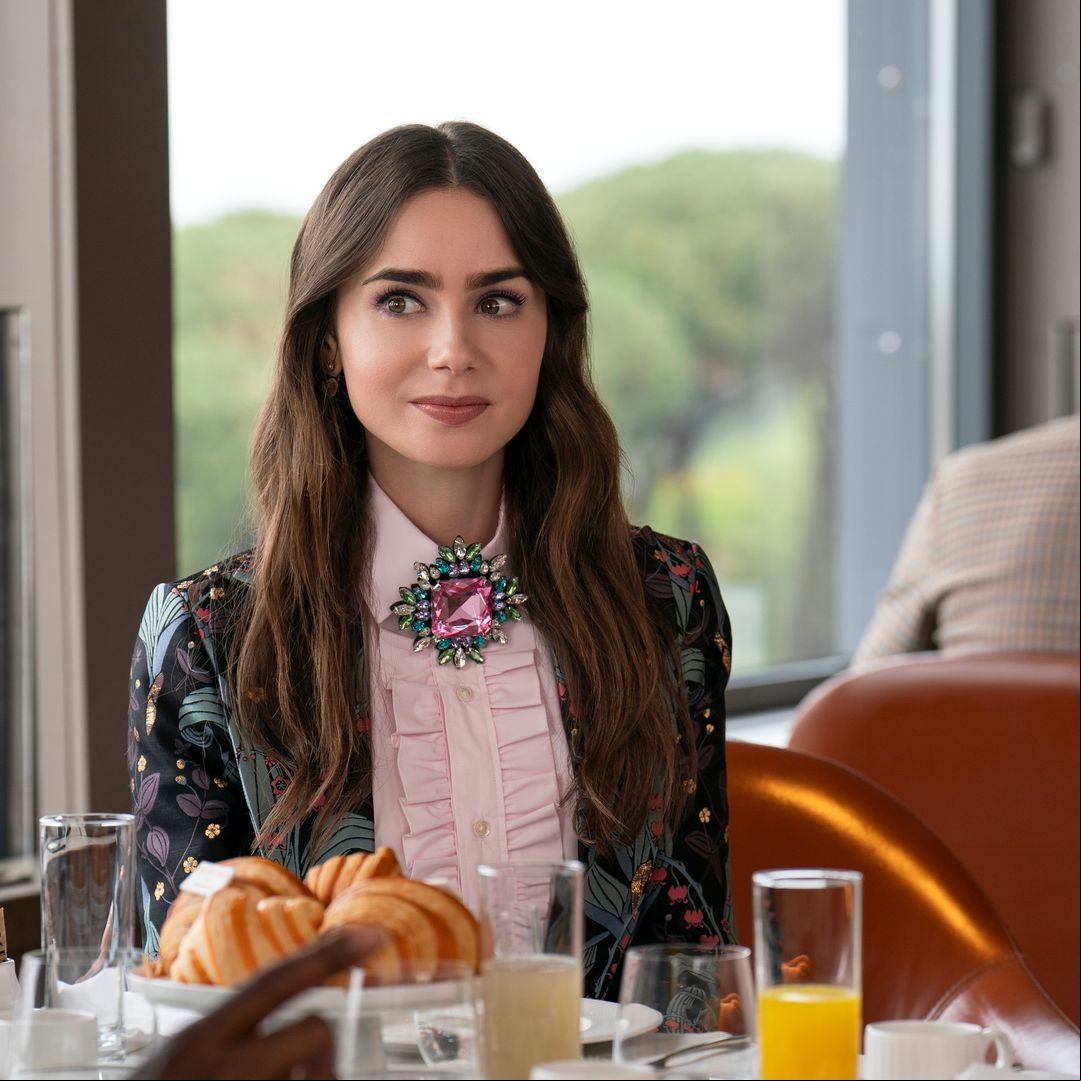 Un galán de 'Emily en París' vuelve a tiempo completo, ¿quiénes serán los amores de la protagonista en la temporada 5?