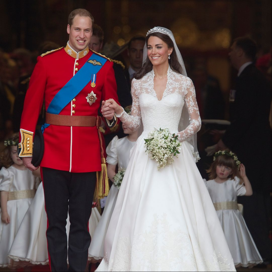 El vestido de novia de Kate Middleton 14 años después de su boda: encaje francés y un ramo en homenaje al príncipe Guillermo