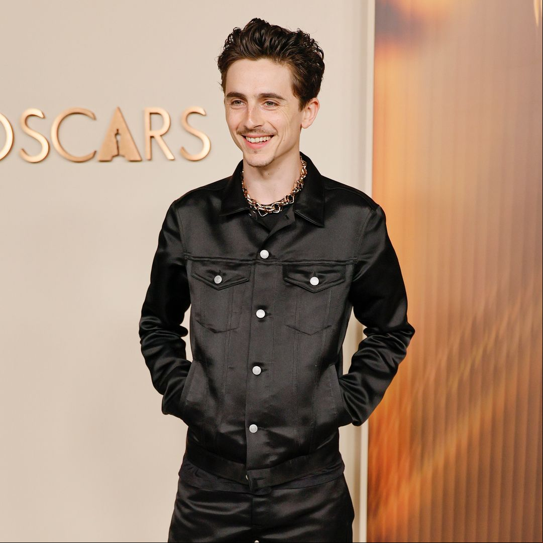 Los looks de Timothée Chalamet como Bob Dylan en A complete unknown