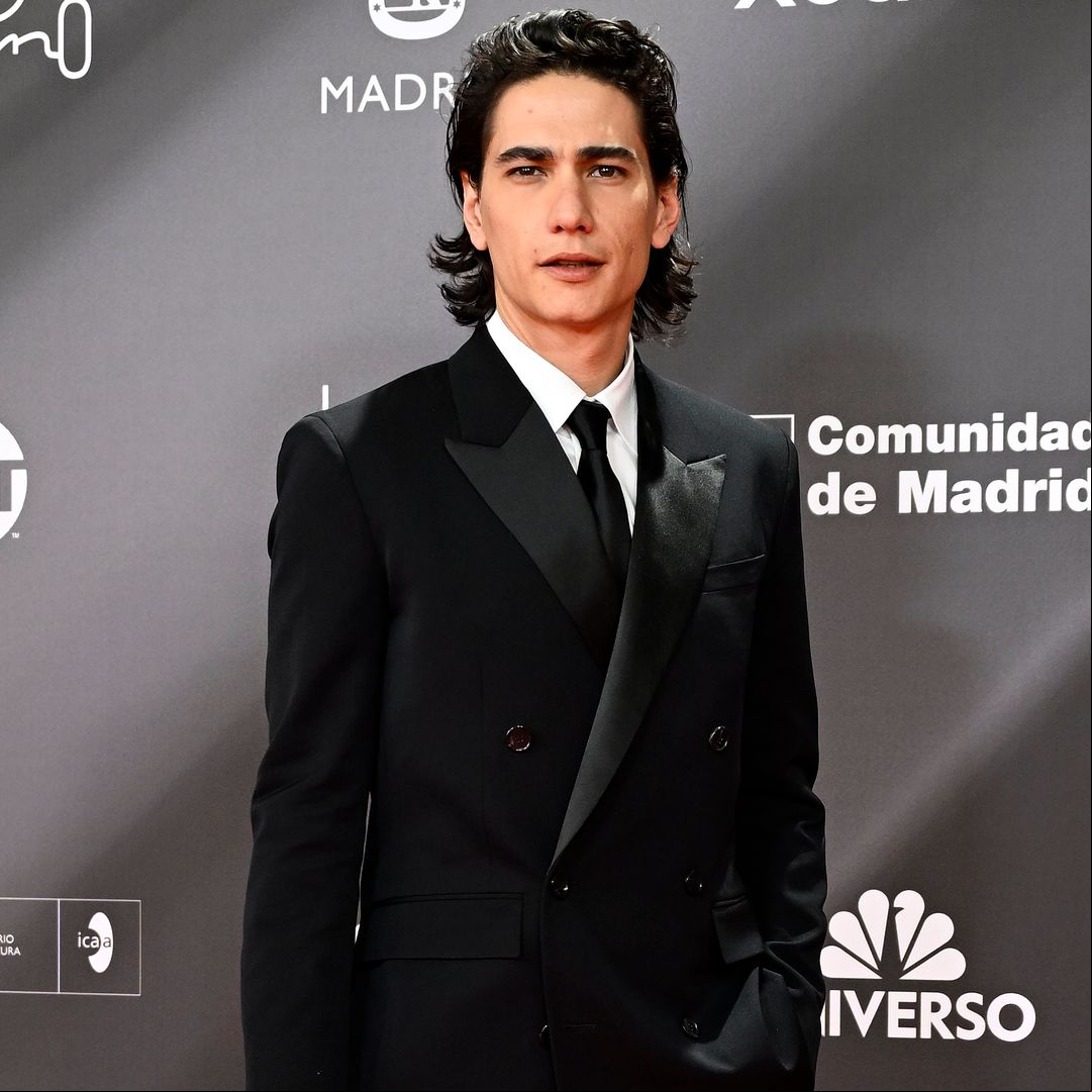 El triunfal regreso de Enzo Vogrincic a las alfombras rojas en los Premios Platino 2025
