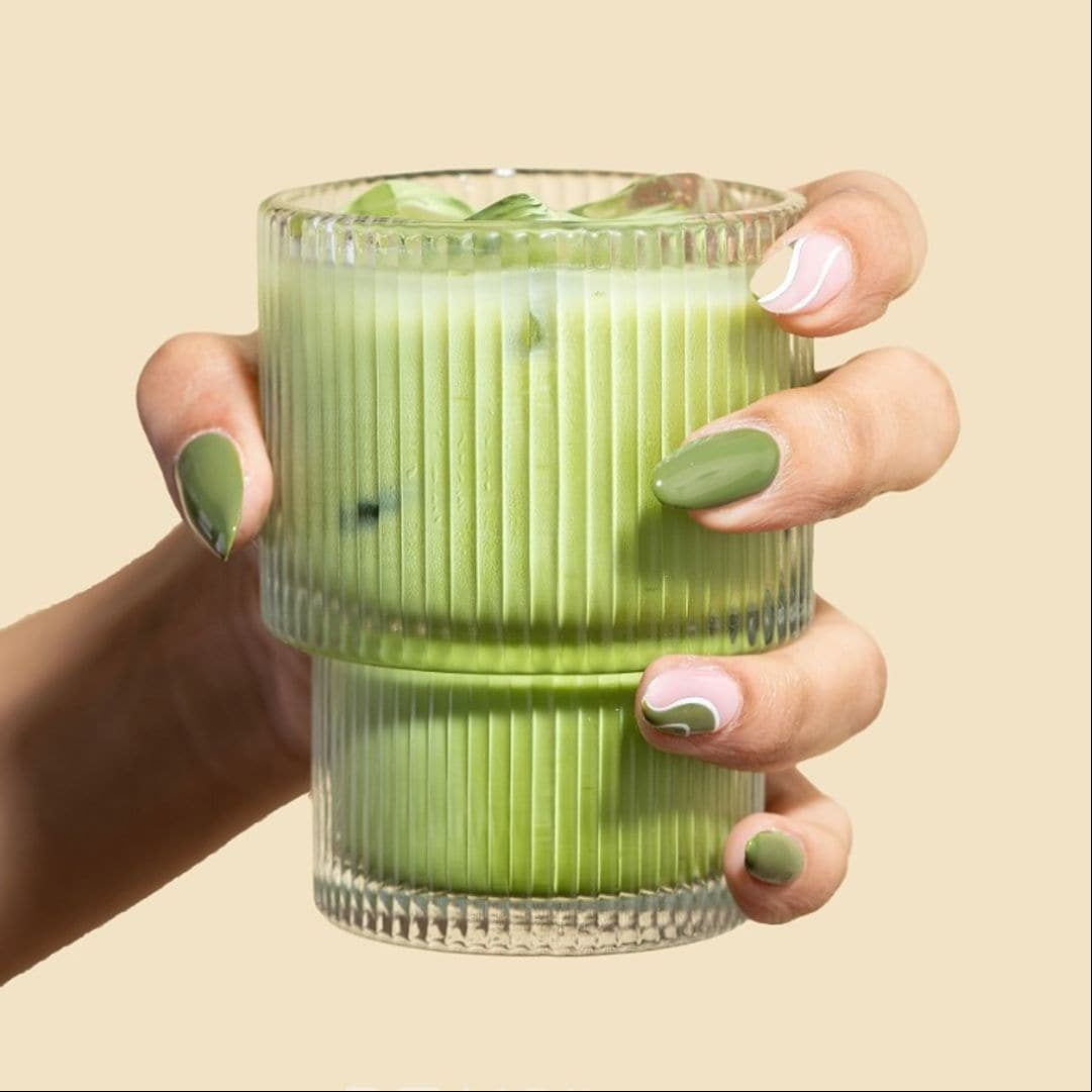 Las uñas color té matcha marcarán el verano y estos 8 diseños lo demuestran