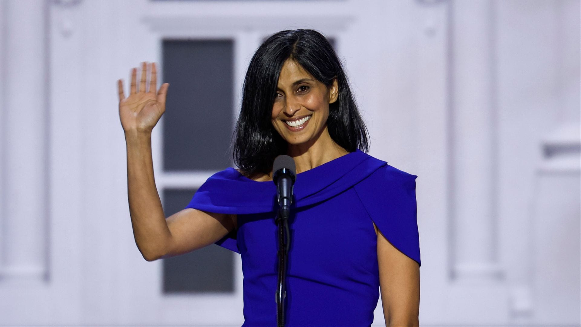Usha Vance's sophisticated look at the t session of Congress: Her stunning outfit in Paris