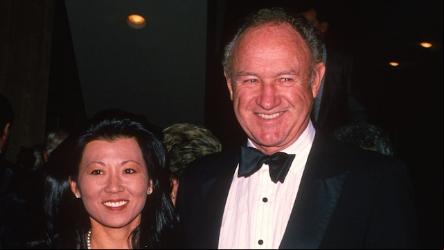 Married American couple, Classical musician Betsy Arakawaand actor Gene Hackman, attend the Thalians Ball (in honor of Liza Minnelli) at the Century Plaza Hotel, Century City, California, October 8, 1994. 
