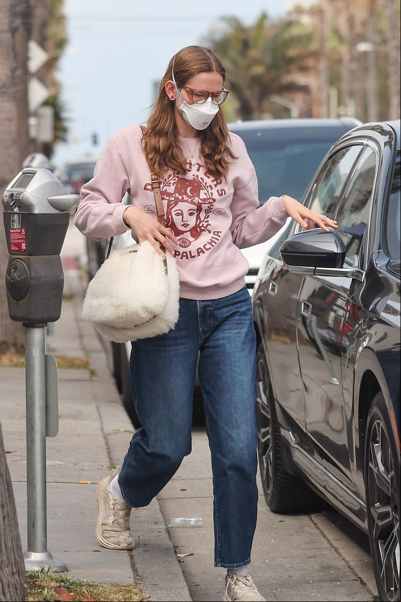 
Violet Affleck takes the wheel in her mom, Jennifer Garner's, 60K electric BMW. Violet was seen chauffeuring her grandma, Christopher Anne Boldt, to lunch. 