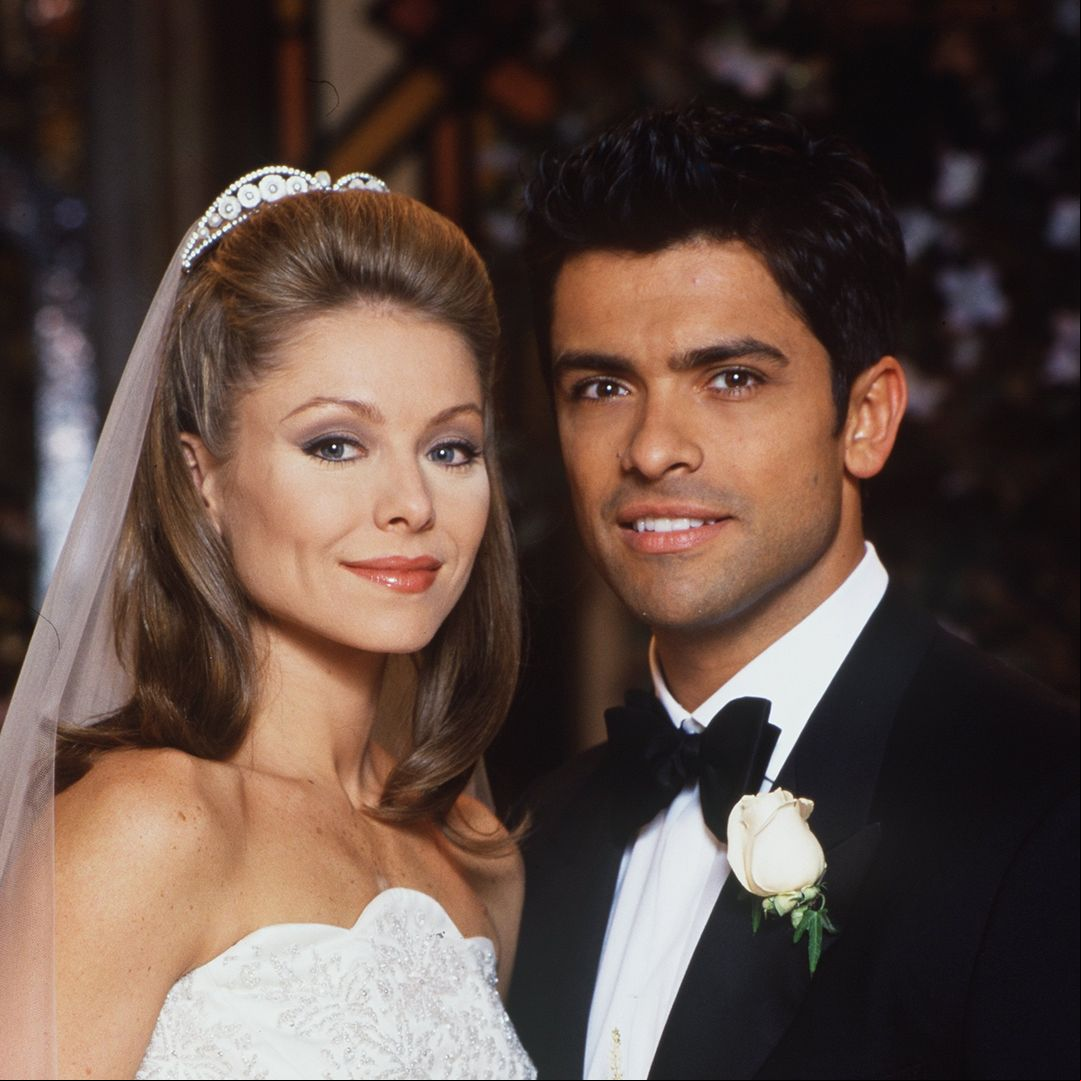 Mark Consuelos praises Kelly Ripa after almost three decades together: 'Happy anniversary sexy'